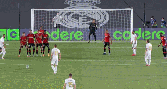 亚冠生死博弈！布里兰主场怒怼江原FC，8球神锋剑指出线